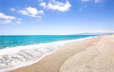 a beach with the ocean and the sky at 3 Bedroom Lovely Home In Borgetto in Borgetto