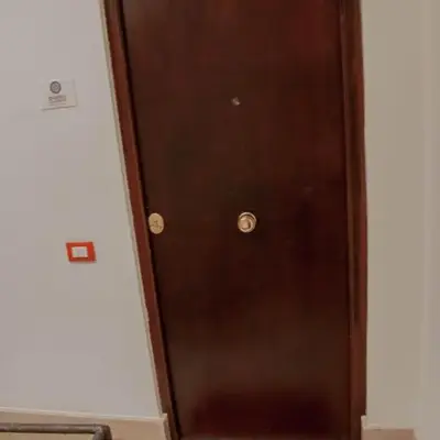 Ideisini's apartment