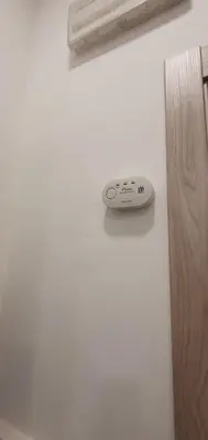 a remote control on a wall next to a door at Teama House - Appartamento in centro - Politeama in Palermo