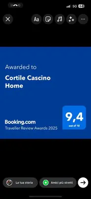a screenshot of a cell phone with a blue screen at Cortile Cascino Home in Palermo