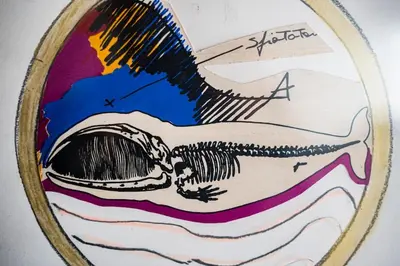 a drawing of a bird on a plate at La Terrazza Sullo Spasimo in Palermo