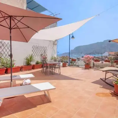 Sky Terrace Mondello Beach house