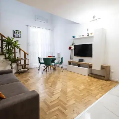 Noble Suite
