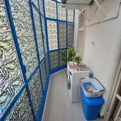 a small bathroom with a toilet and a sink at AL Qanat di Notarbartolo in Palermo