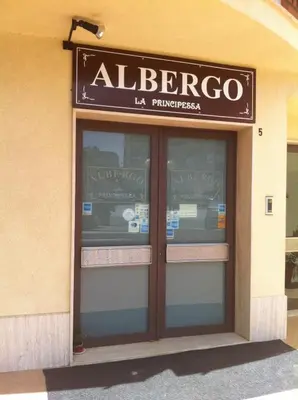 a store front with aigeroco sign above the doors at Albergo La Principessa in Alcamo