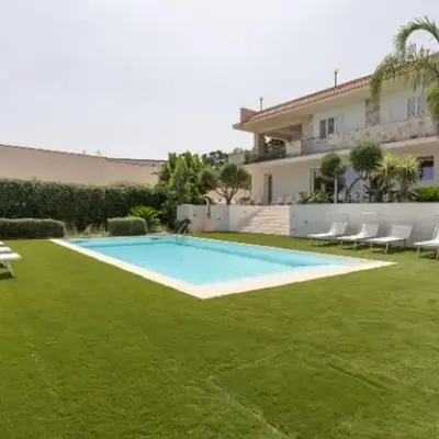 IRIS HOME Private Pool