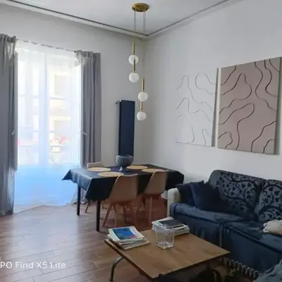 Suite 374