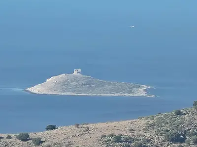 an island in the middle of the ocean at Pietra Marina in Capaci