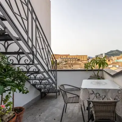Alloro House with Terrace by Wonderful Italy