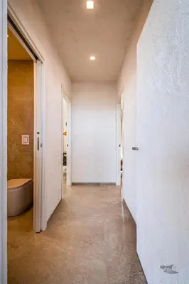 a hallway with a bath tub in a room at Villa Armonia in Partinico
