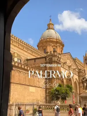 a living room with a couch and a table at Palermo Centro Sampei in Palermo