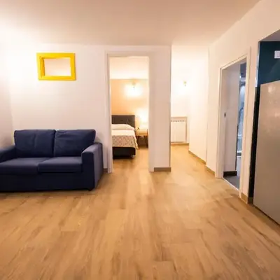 Flat in center 2