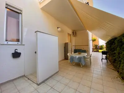a bathroom with a sink and a shower at Villa Per Sole Mare e Relax, 200 mt dalla spiaggia in Alcamo