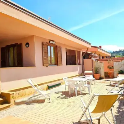 Holiday Home Helle mediterrane Villa mit Veranda und Garten by Interhome