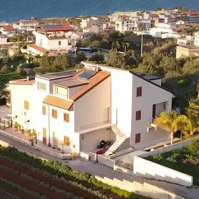 Nereide home 350 sqm with large garden
