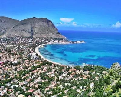 an aerial view of a city and the ocean at Il Giardino di Laura Private Rooms Mondello in Mondello