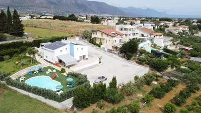 an aerial view of a house with a swimming pool at Villa Verde in Alcamo