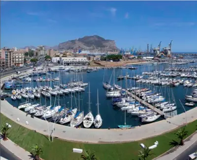 a marina filled with lots of boats in the water at Calalula Apartment Palermo in Palermo