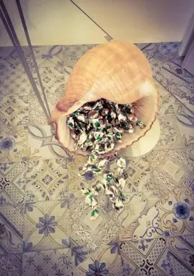 a close up of a sandwich on a floor at Appartamento centralissimo in Castellammare del Golfo