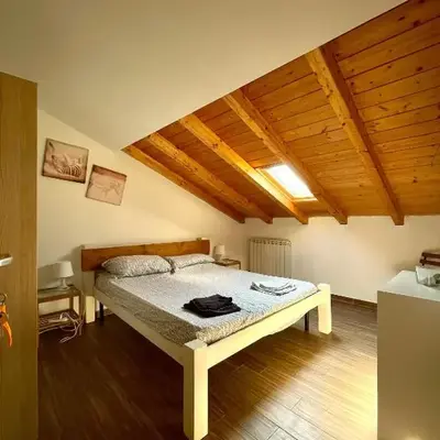 Flyhouse PARCHEGGIO AUTO BICI GRATUITO