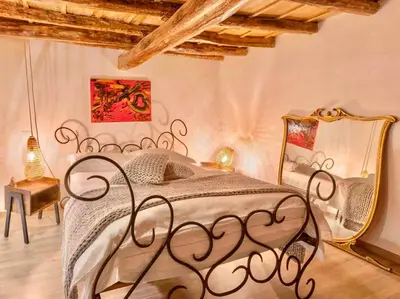 a bedroom with a large bed in a room at CityCenter Unique Apartment-Sleeps 2- Pet Friendly in Palermo