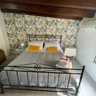 La Zisa Holiday