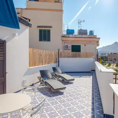 Zisa Top Romantic Terrace & Private outdoor Jacuzzi